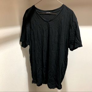 Black v neck t-shirt.